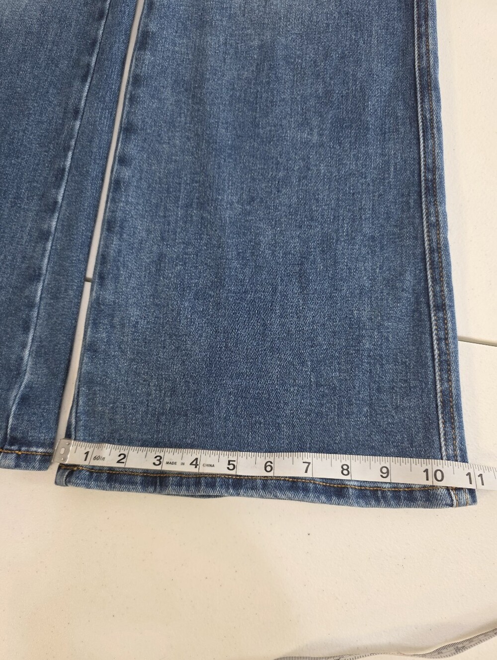 KanCan Petite Mid Rise Wide Flare Jeans Women's 11/29 Medium Wash Stretch - Picture 8 of 10